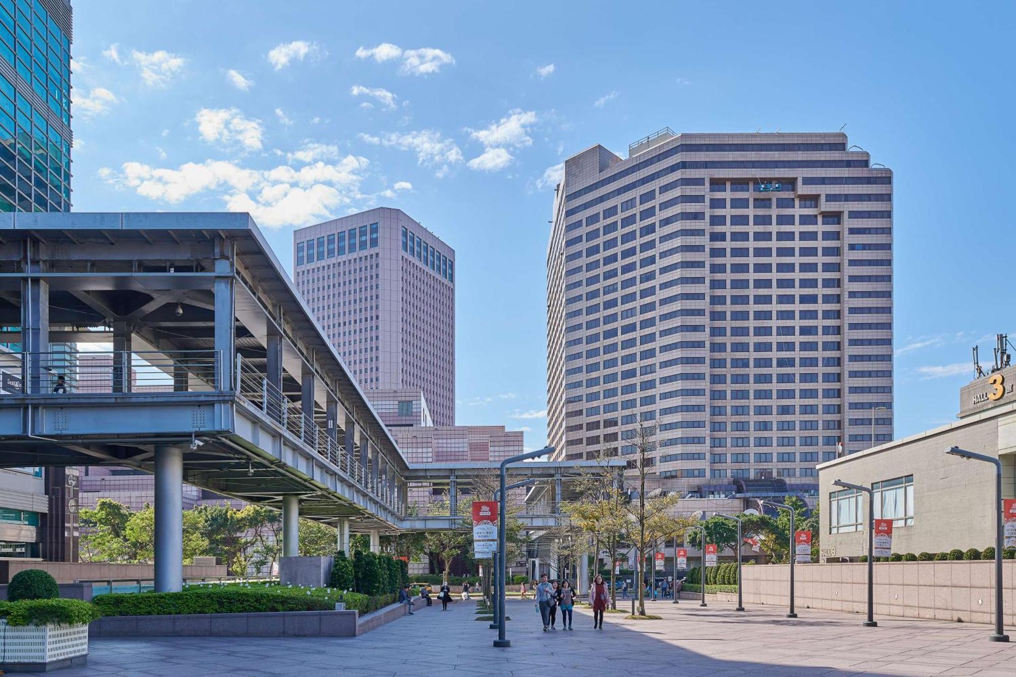 Grand Hyatt Taipei Hotel Kültér fotó The station in 2019
